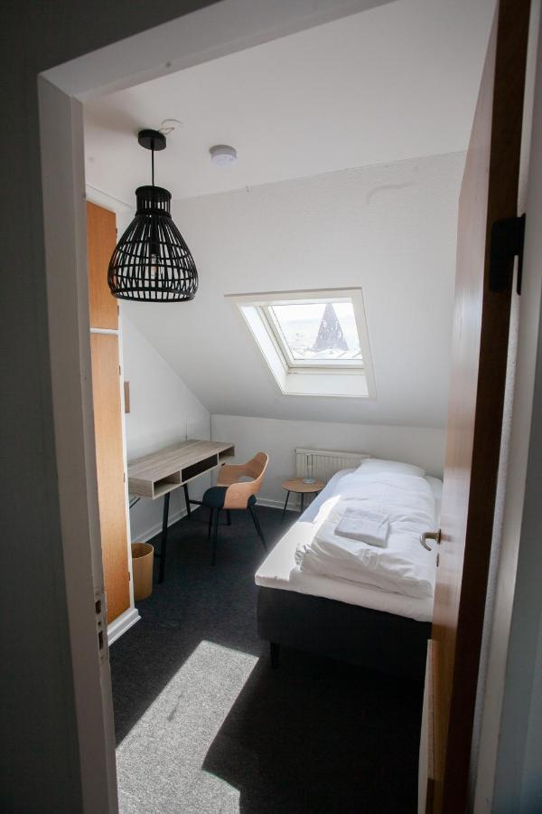 The Bird / Guesthouse / 10 Min Walk Downtown Torshavn Ngoại thất bức ảnh